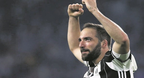 GonzaloHiguainJuventus2017_large