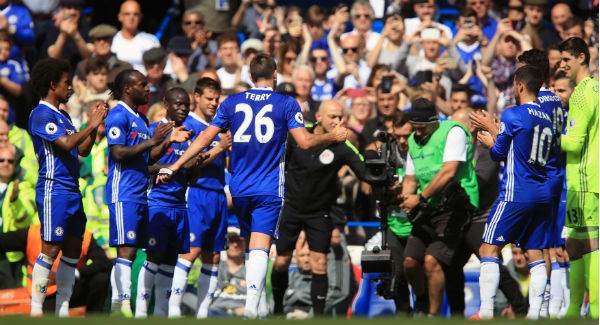 ChelseavSunderlandGuardofHonourJohnTerryleaves26thminnuteMay17_large