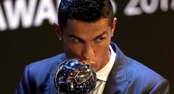 cristianoRonaldoFIFAMensPlayeroftheYear17_large